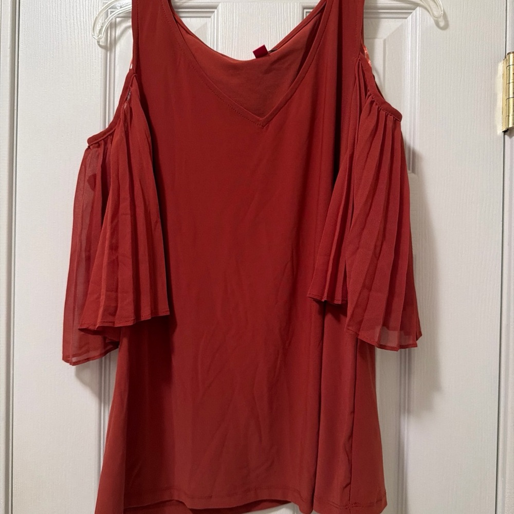 Vince Camuto Rust Cold Shoulder Top